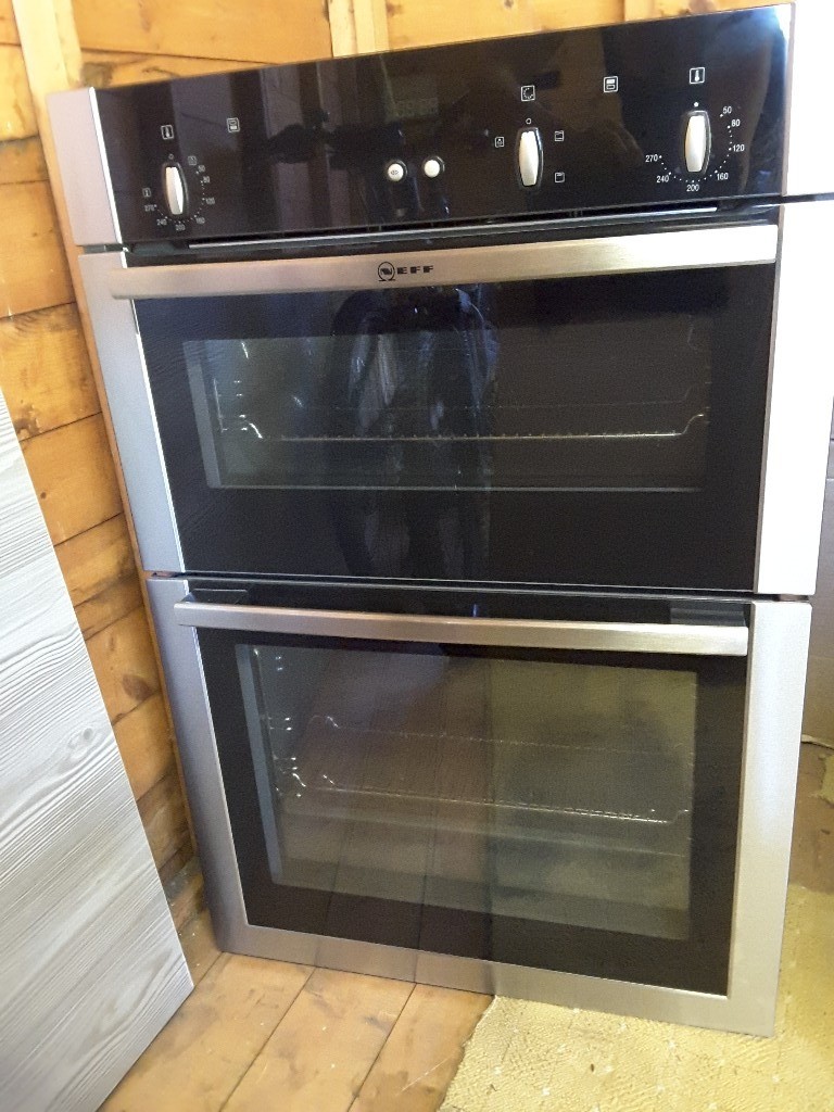 NEFF BUILTIN OVEN 900mm tall as good as new! BARGAIN!!! in Bexley