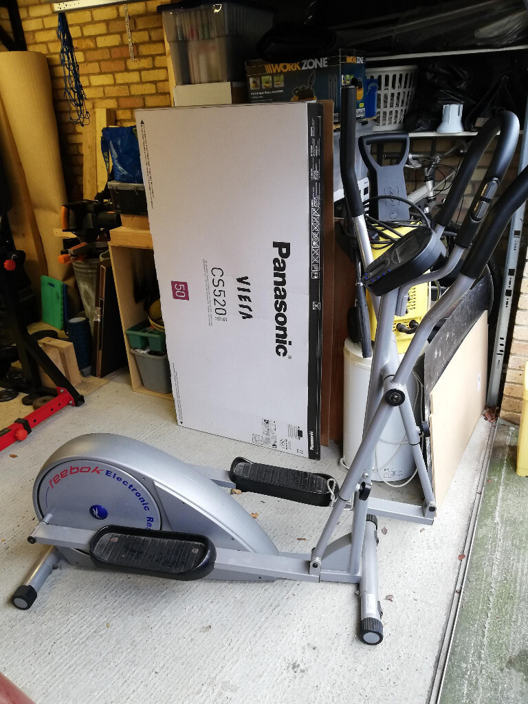 Reebok RE3000 Elliptical Cross Trainer Spares or Repair in Harlow