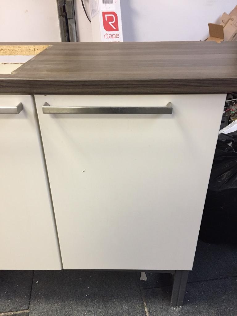 2x 500mm ikea kitchen units and cut worktop in Basingstoke, Hampshire