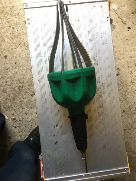 hydraulic ski boot stretcher