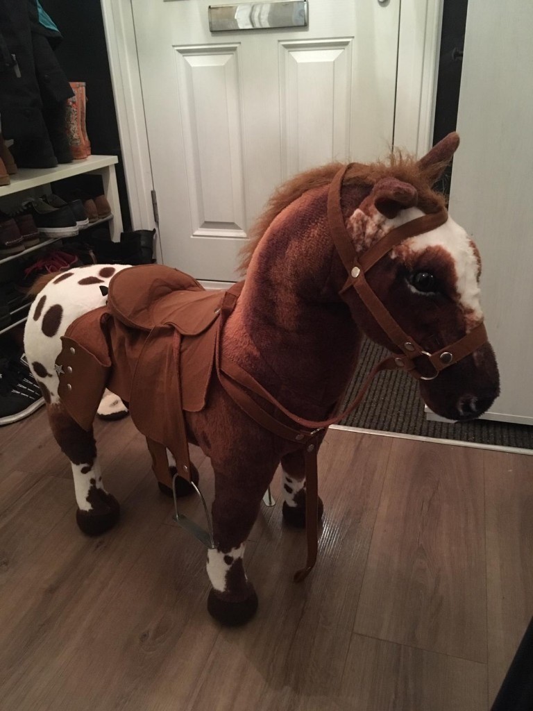 REALISTIC LARGE TOY HORSE FANTASTIC CONDITION **** in Rochester