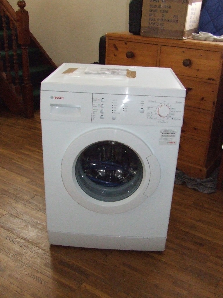 WASHING MACHINE BOSCH 1 YEAR OLD HARDLY USED FREE EDINBURGH DELIVERY