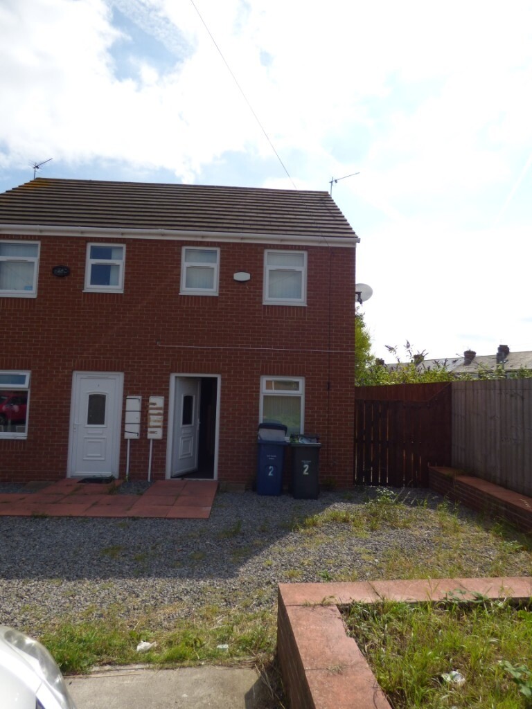 Lovely 2 Bedroom House available to rent in Jarrow, South Tyneside. NO