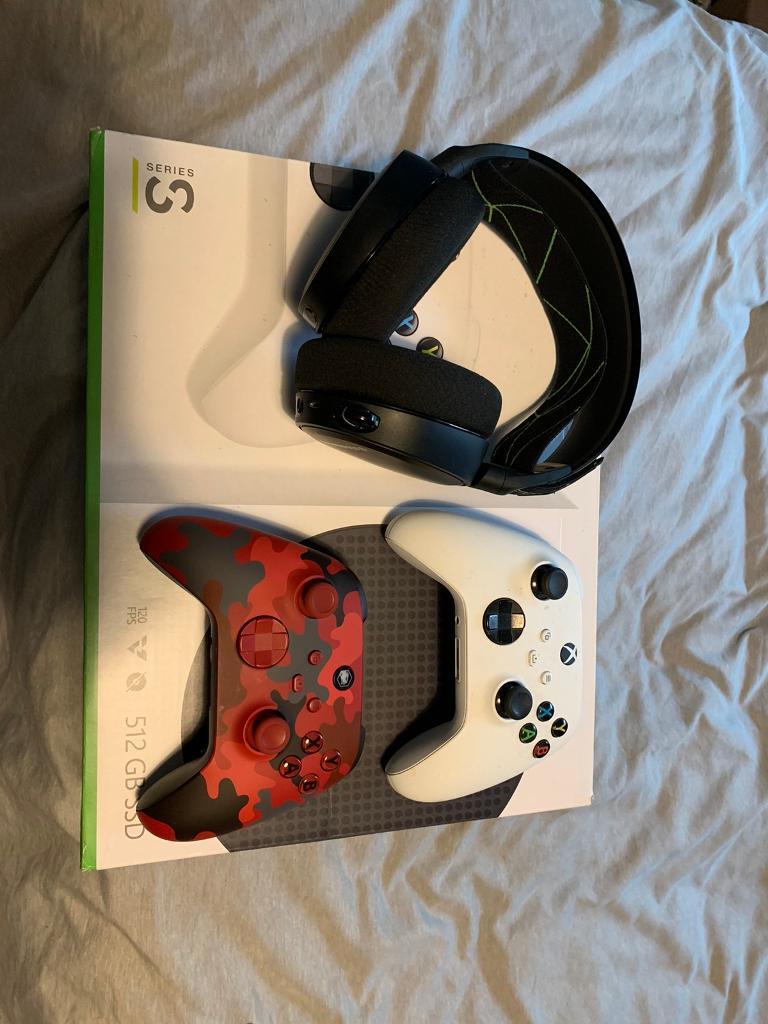 Second hand Xbox series S console with added headset and controller