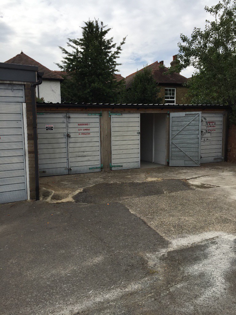 Garage to let in Mitcham, nr Morden, Wimbledon, Morden, Streatham in