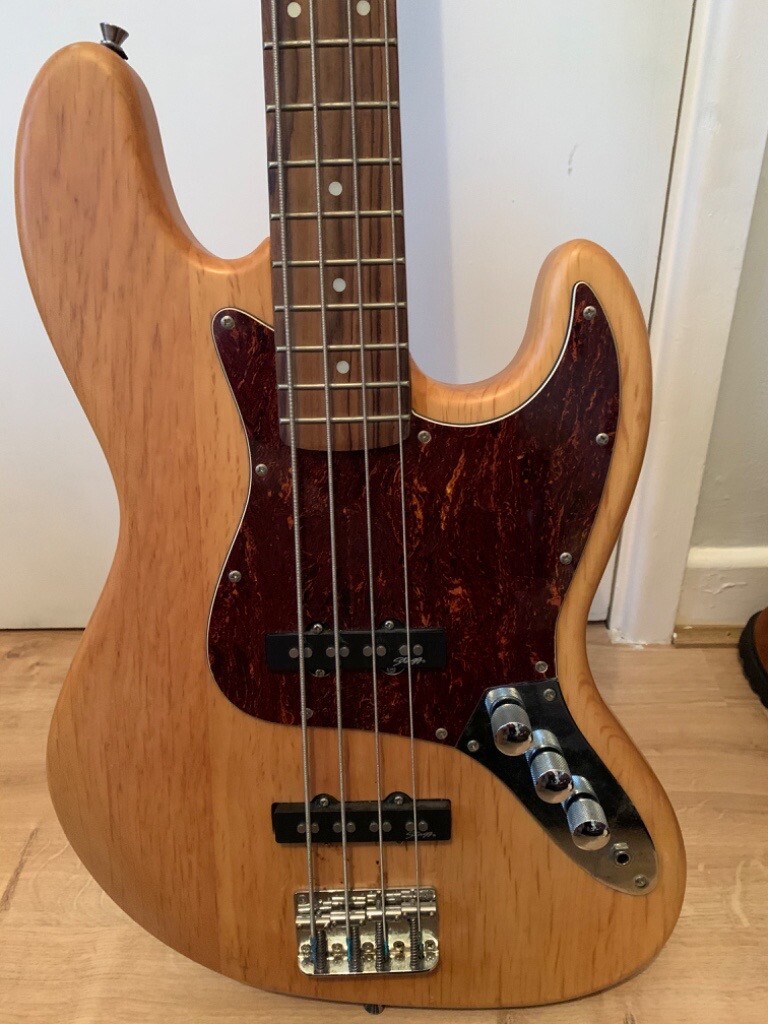 Standard “J” electric bass guitar in Hampshire Gumtree