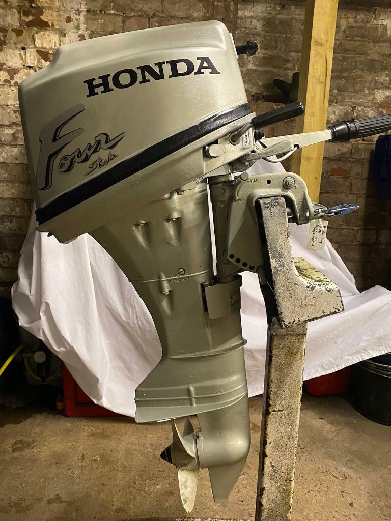 Honda 10hp short shaft four stroke outboard boat engine in Exmouth