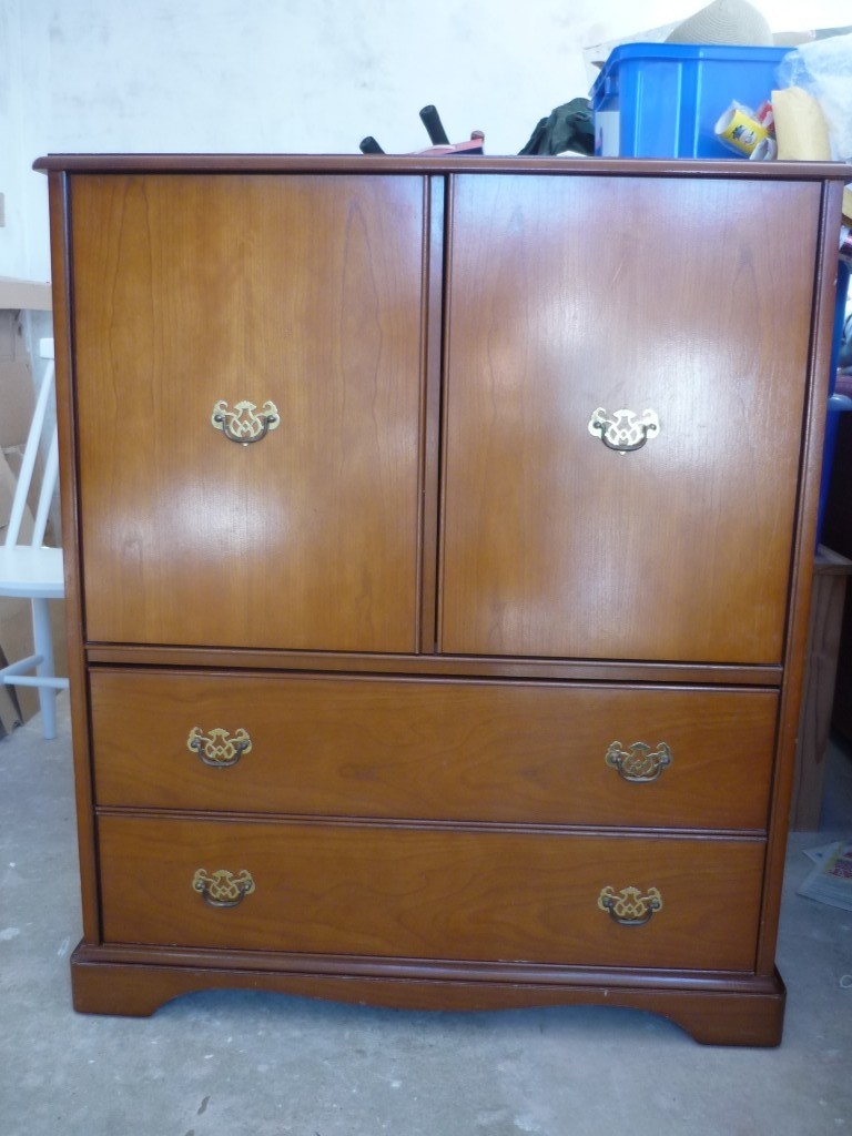 stag linen cupboard