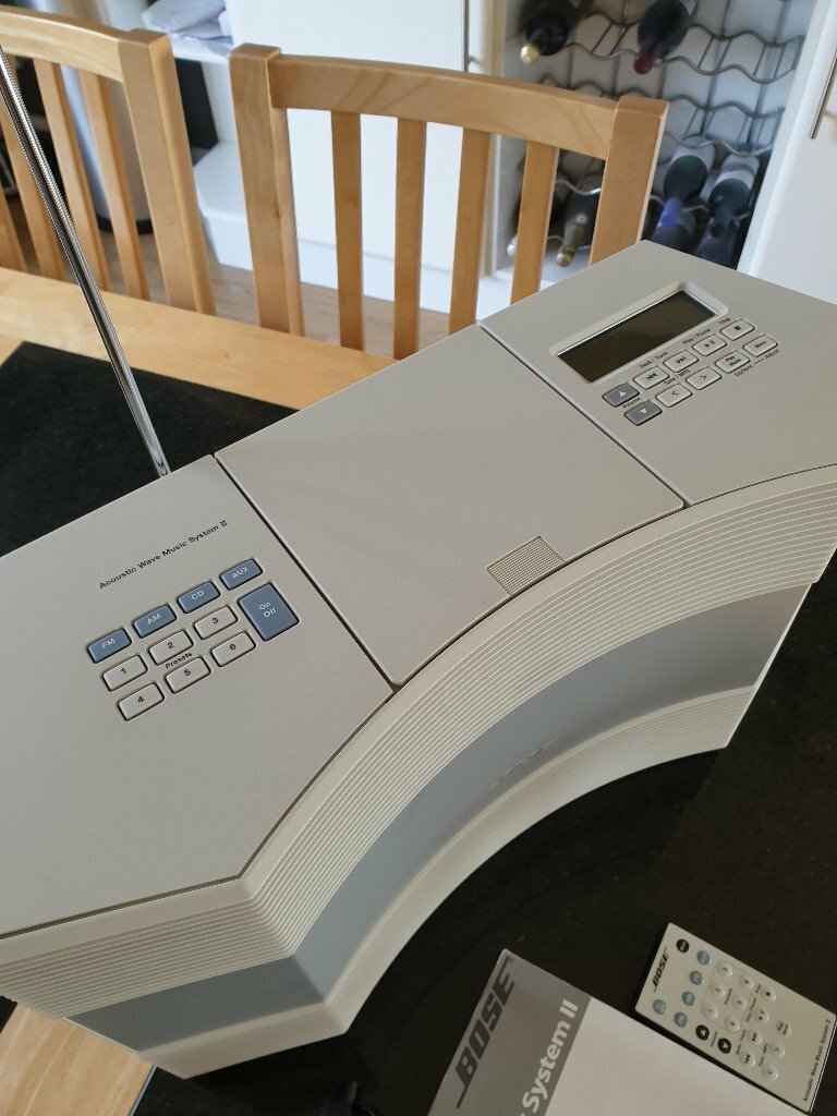 FOR SALE BOSE ACOUSTIC WAVE II CD/RADIO IN WHITE IN VERY GOOD CONDITION