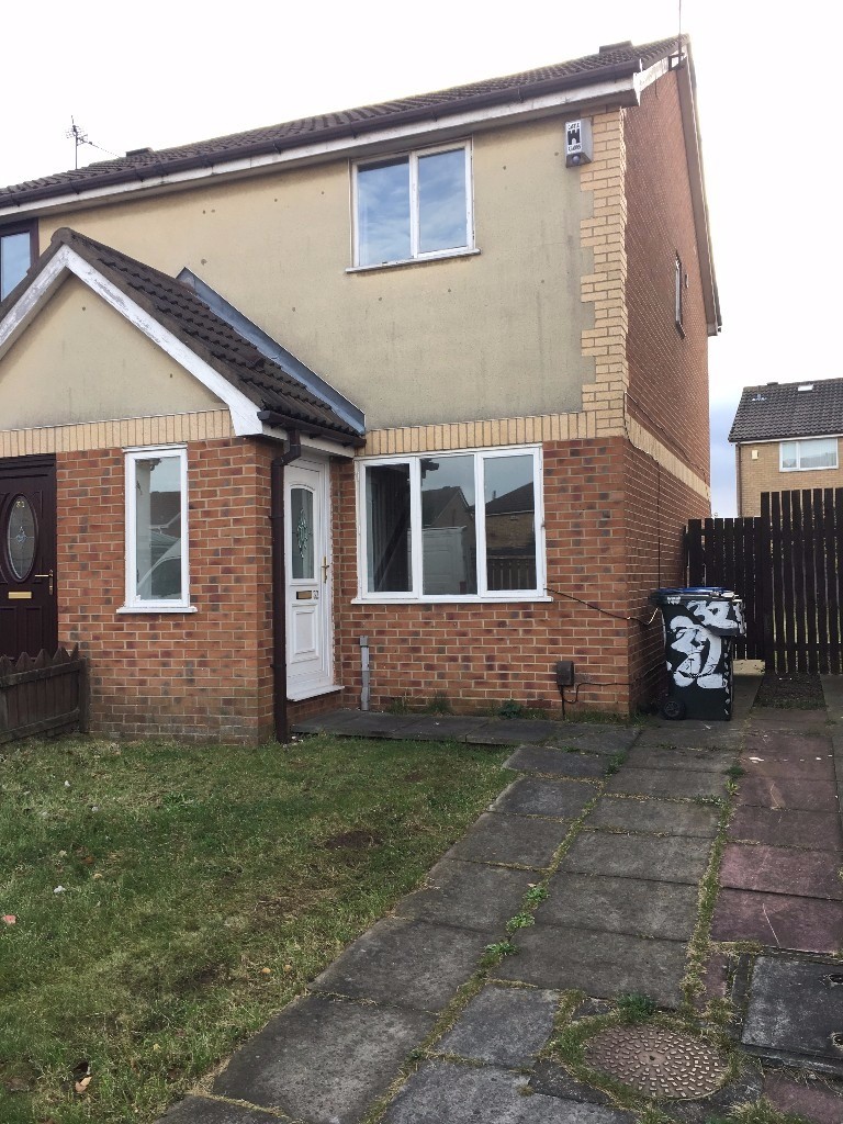 32 Netherfields Crescent Middlesbrough TS3 0QL NO BOND in