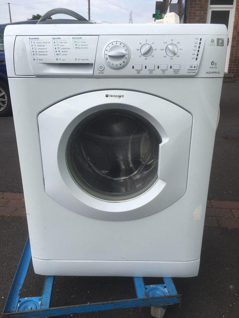 HOTPOINT WASHING MACHINE 'AQUARIUS' 6KG LOAD, ONLY 1 YEAR OLD