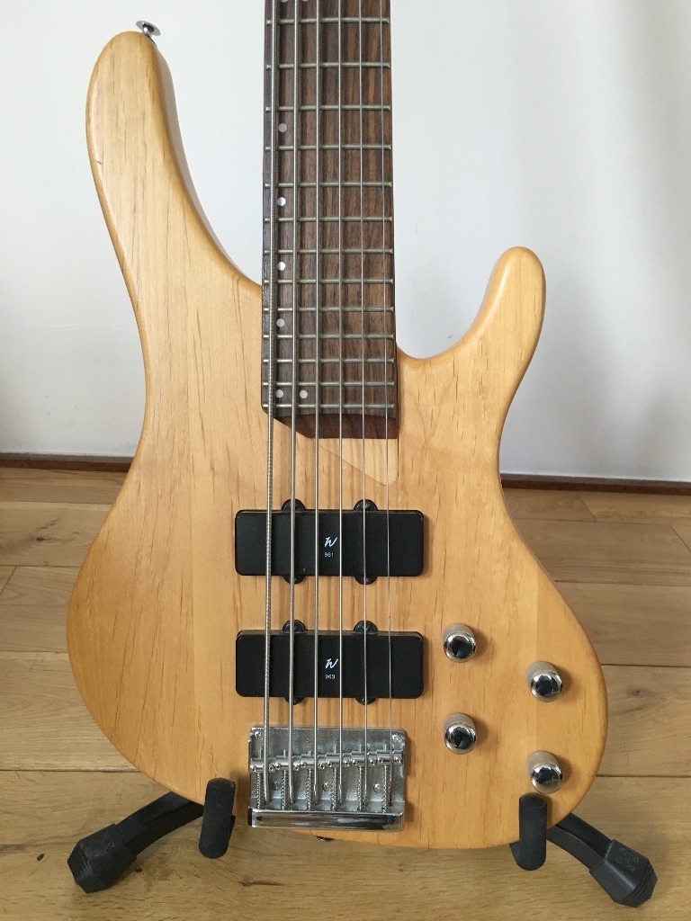 Washburn Bantam XB600 6string active electric bass guitar in natural