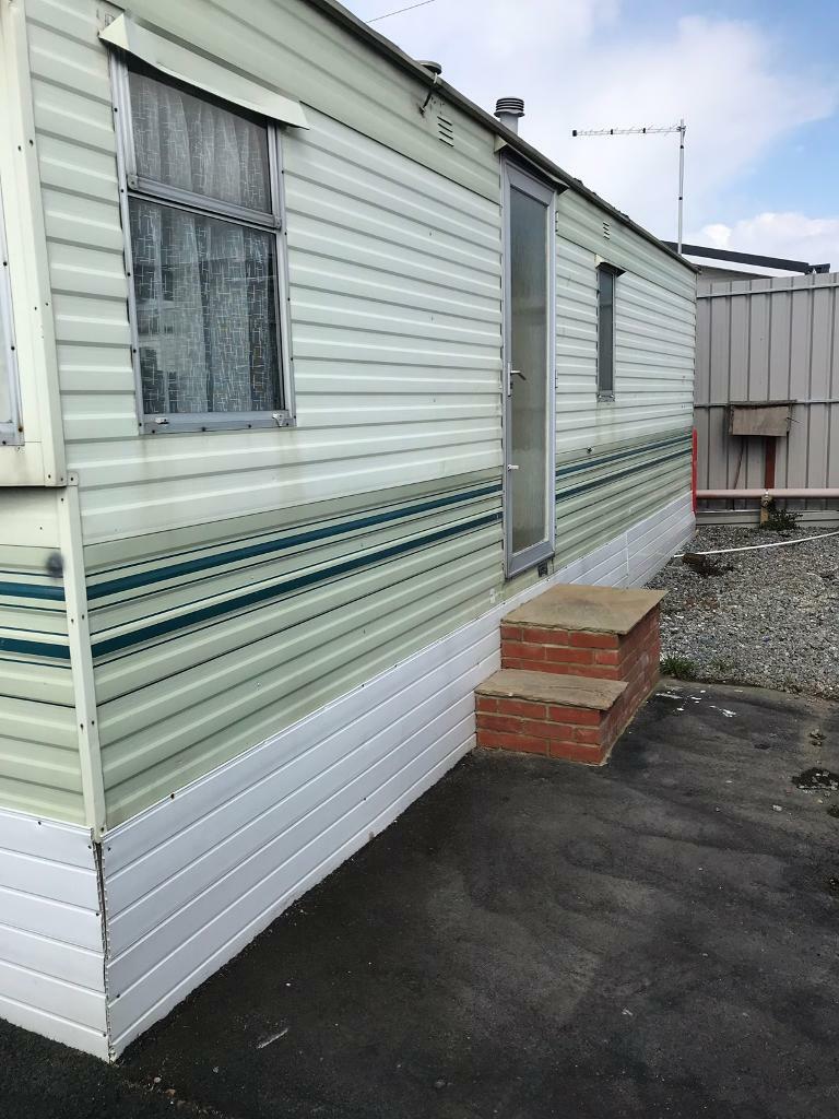 Two bedroom mobile home in Wickford, Essex Gumtree