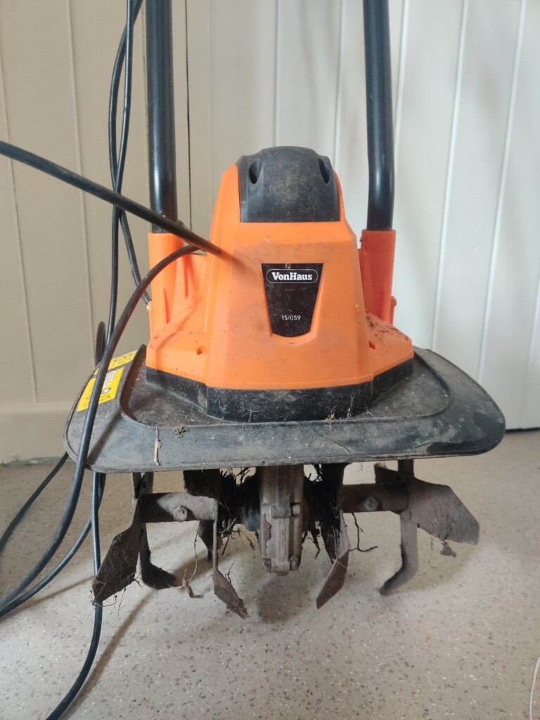 VonHaus Electric Tiller 1050W Garden Soil Cultivator Rotavator in