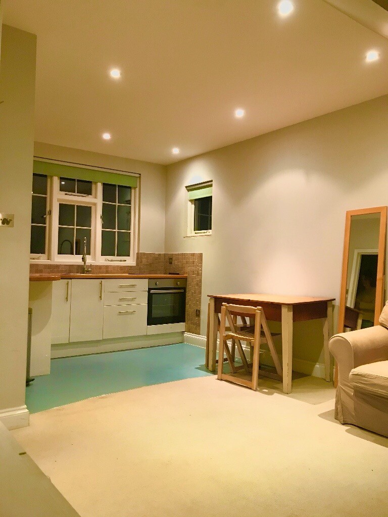 Self contained loft studio apartment to let in Kensal Rise in