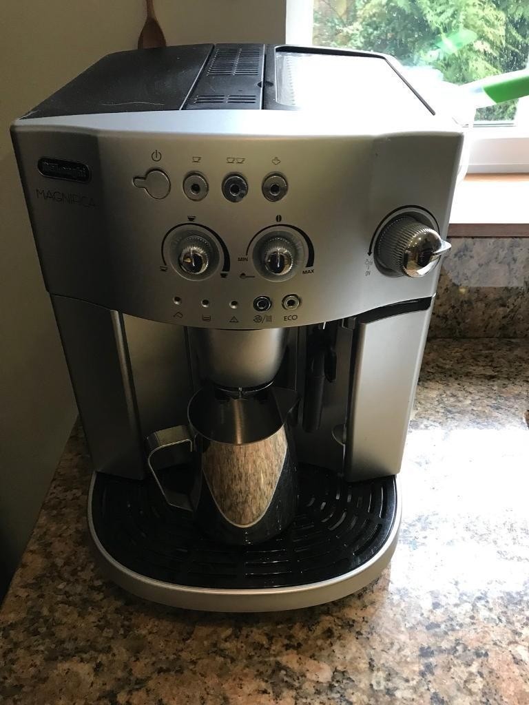 Delonghi Magnifica Esam4200 Bean To Cup Coffee Machine As New In Delonghi Magnifica Esam4200 Bean To Cup Coffee Machine As New In