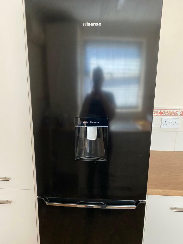 Hisense fridge freezer with integrated water dispenser in Halfway