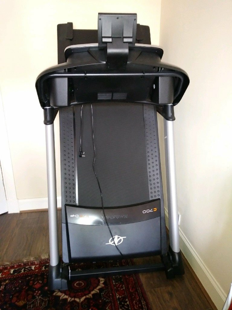 Nordic track C 700 Treadmill with fan and integrated tablet holder
