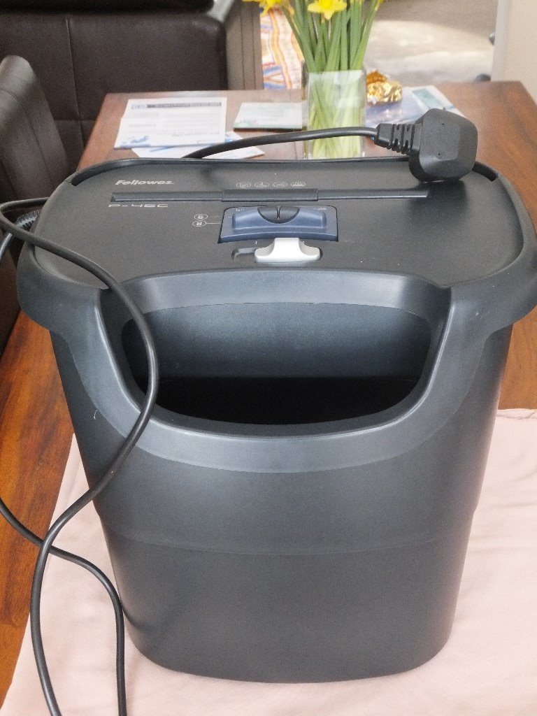 Electric paper shredder in Addlestone, Surrey Gumtree