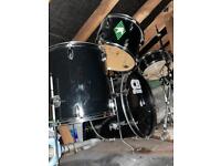 Full drum kit 