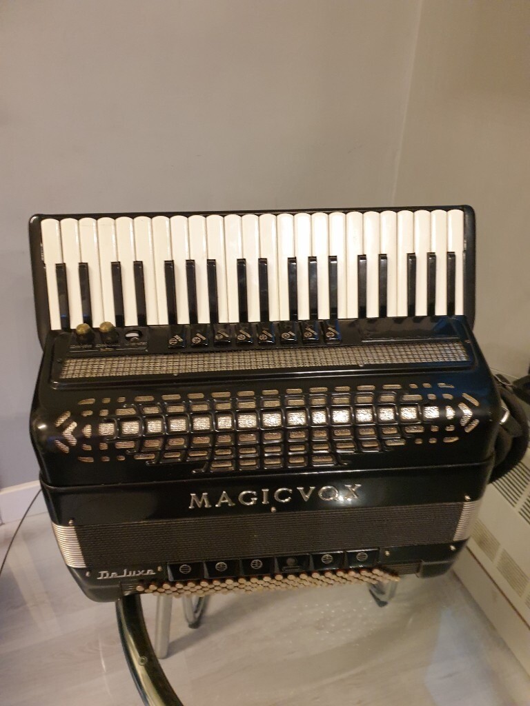 Magicvox deluxe 120 bass midi piano accordion in Harthill, North Lanarkshire Gumtree