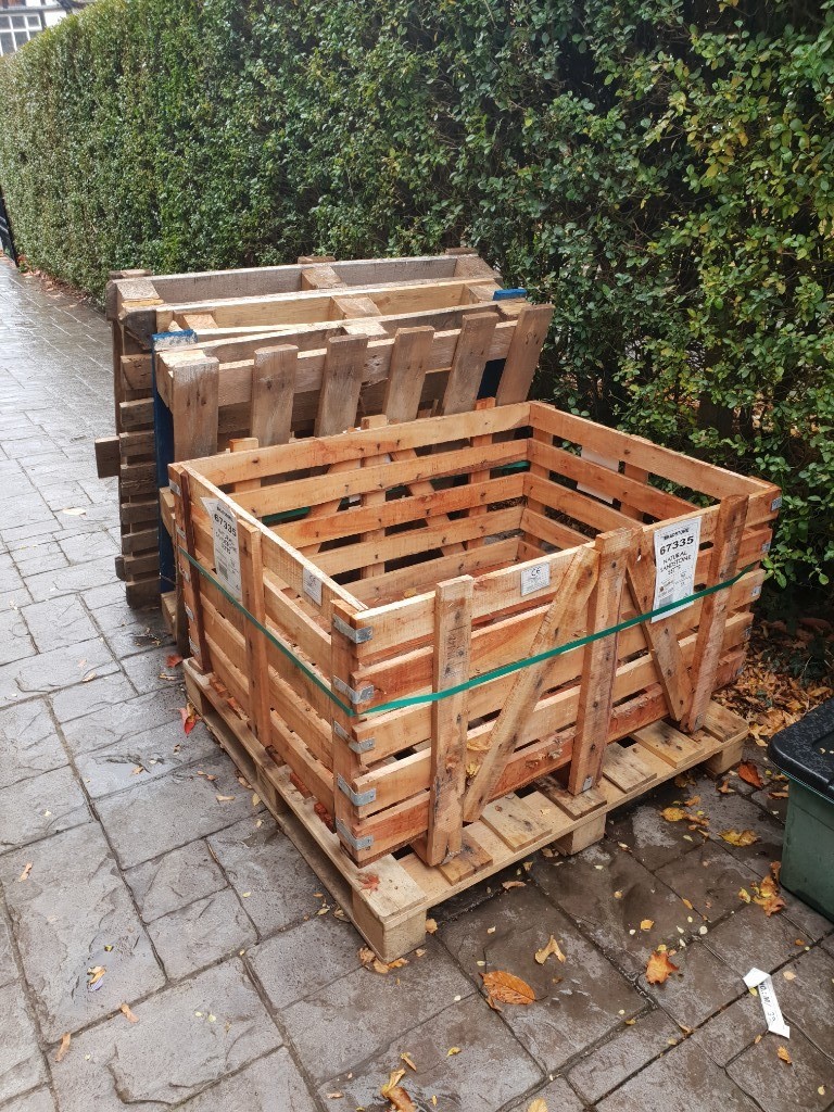 Free for collection. 4 pallets and large wooden crate in Ravenshead, Nottinghamshire Gumtree