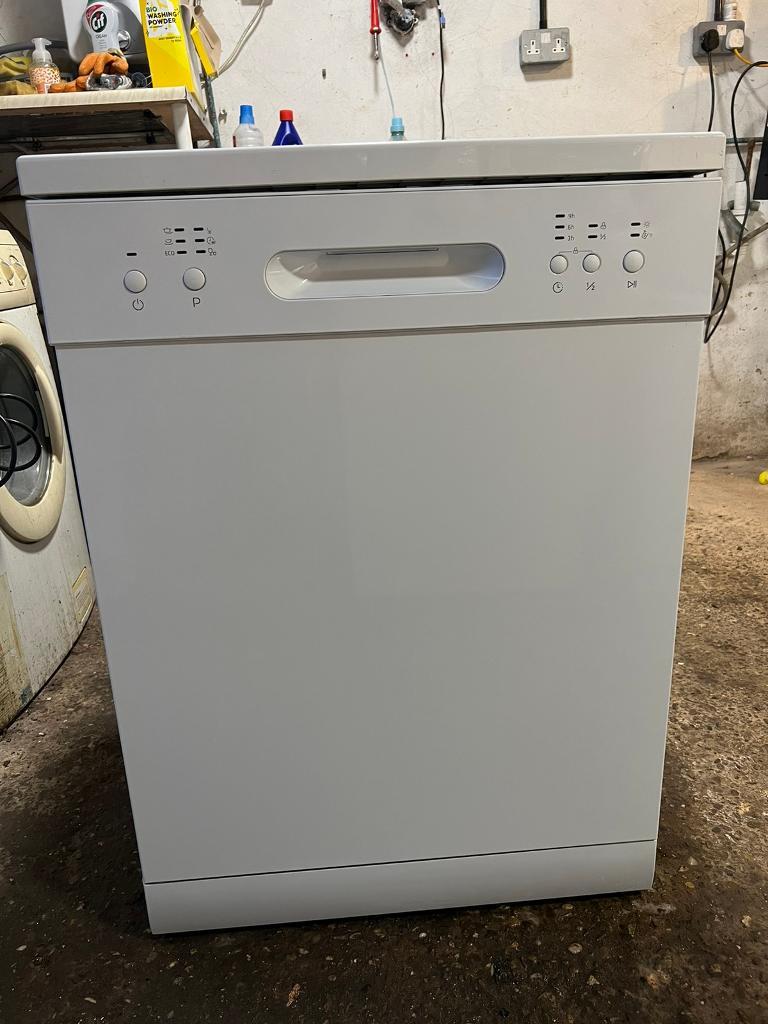 Curry’s Essentials CDW60W20, Dishwasher, Polar White in Great Barr