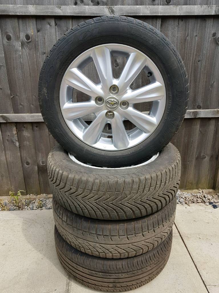Toyota Yaris Alloy Wheels 15 inch Genuine in Nuneaton, Warwickshire