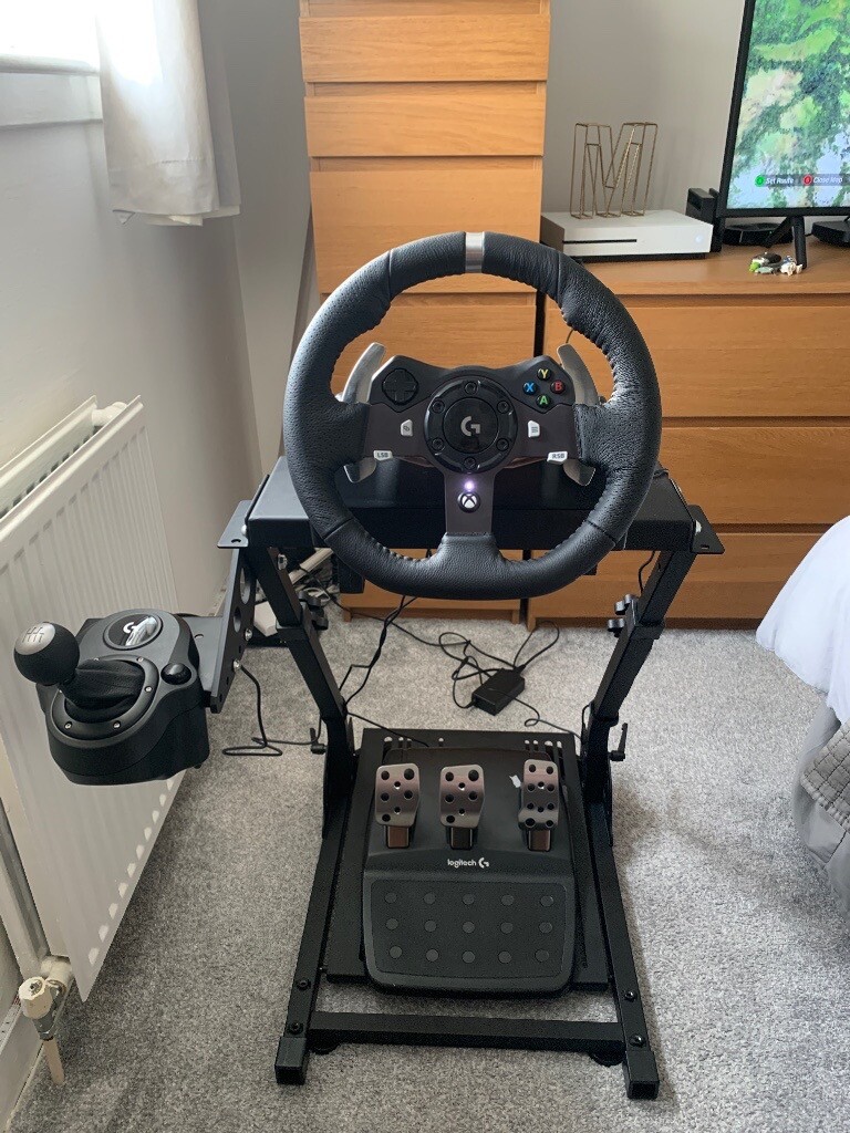 Xbox one/PC Logitech g920 steering wheel and pedals and shifter comes