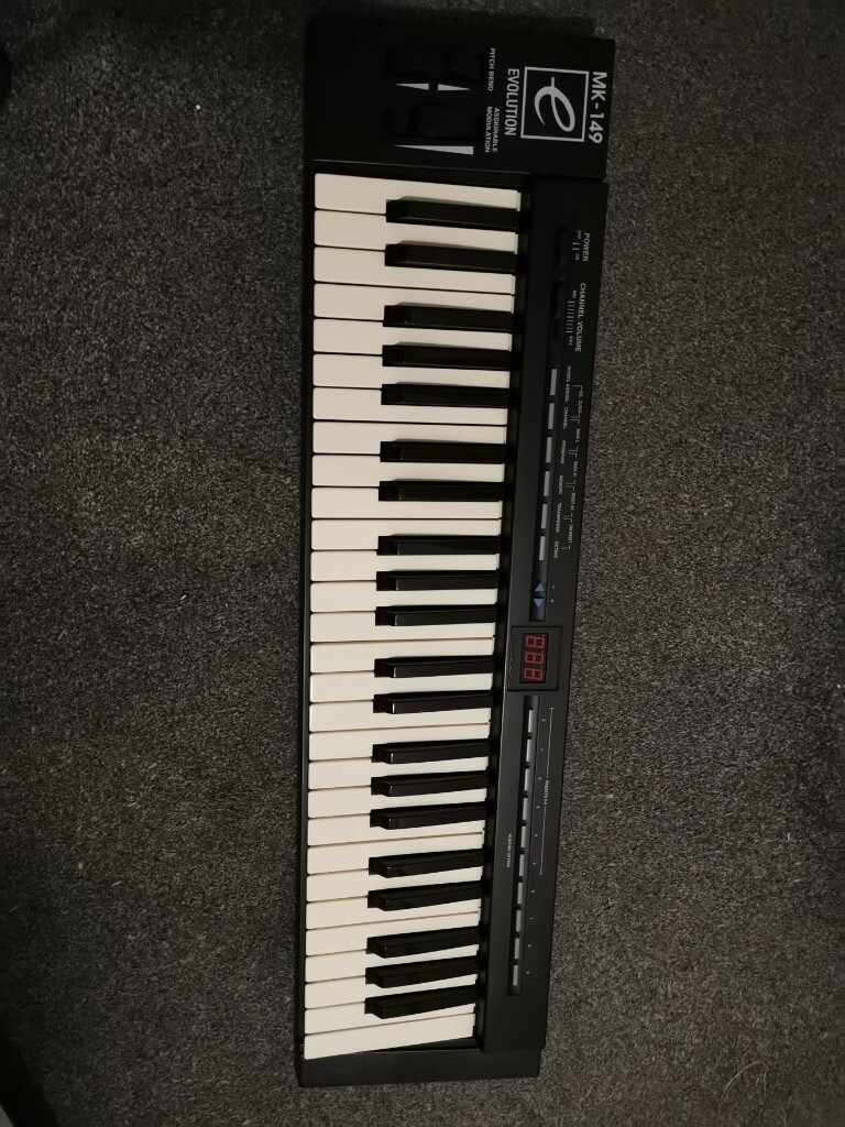 Evolution MK149 Midi Controller Keyboard. 49 Keys, Mod +Pitch Wheels