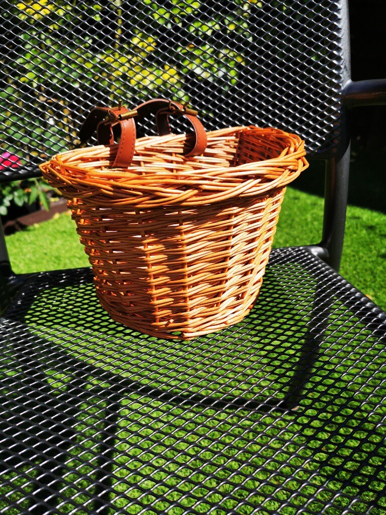 Bicycle Retro Wicker Basket With Leather Straps in Eastleigh