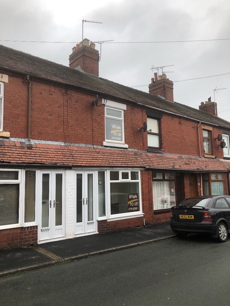 Cheadle, Staffs 2/3 bed terrace to let in Cheadle, Staffordshire
