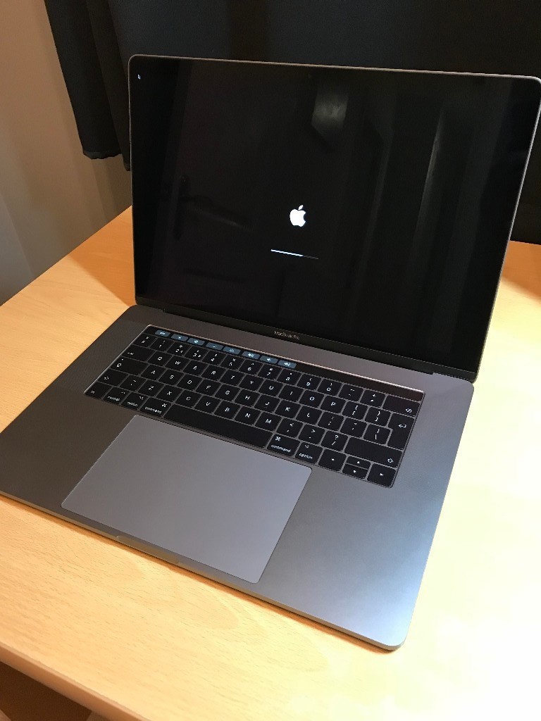 2017 15 inch MacBook Pro Space Grey i7 3.1Ghz 16GB 1TB Radeon Pro 560