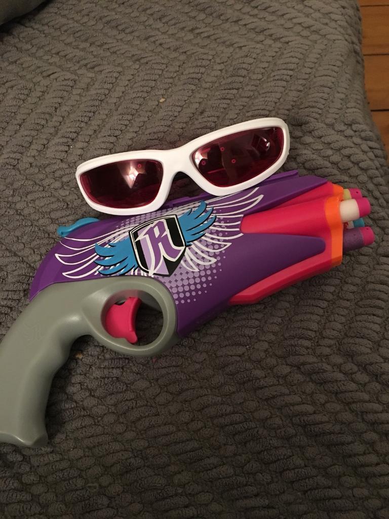 Nerf Rebelle Pink gun and safety glasses. Toy, girl in Dunbar, East