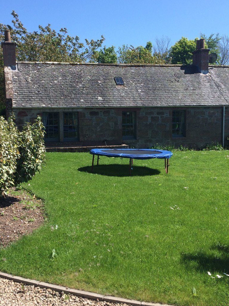 FOR RENTAL 3 BEDROOM END TERRACED COTTAGE FASQUE HOUSE ESTATE