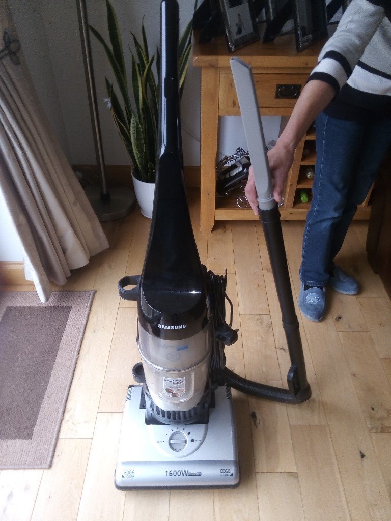 Samsung vacuum cleaner 1600w in Kelso, Scottish Borders Gumtree