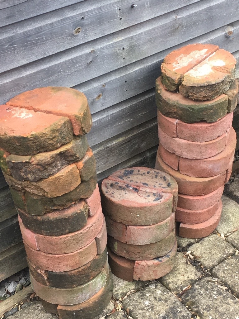 40 red half round coping bricks for sale in Oxford, Oxfordshire Gumtree
