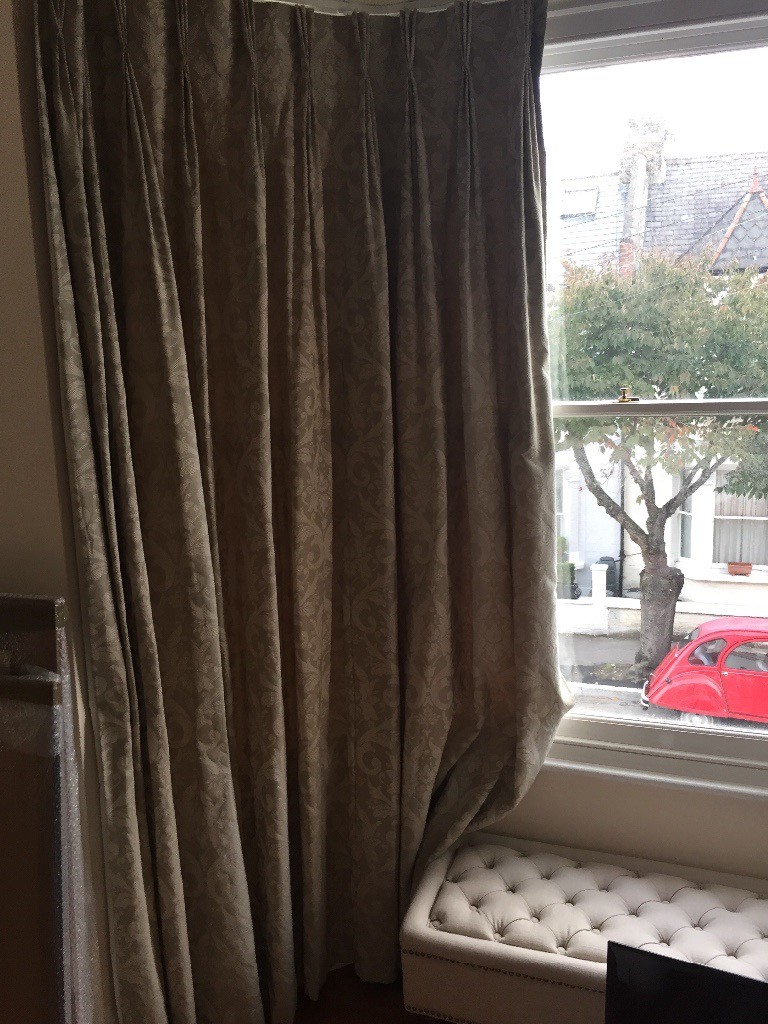 Paul Simons fully lined curtains. Fits Victorian bay and side windows