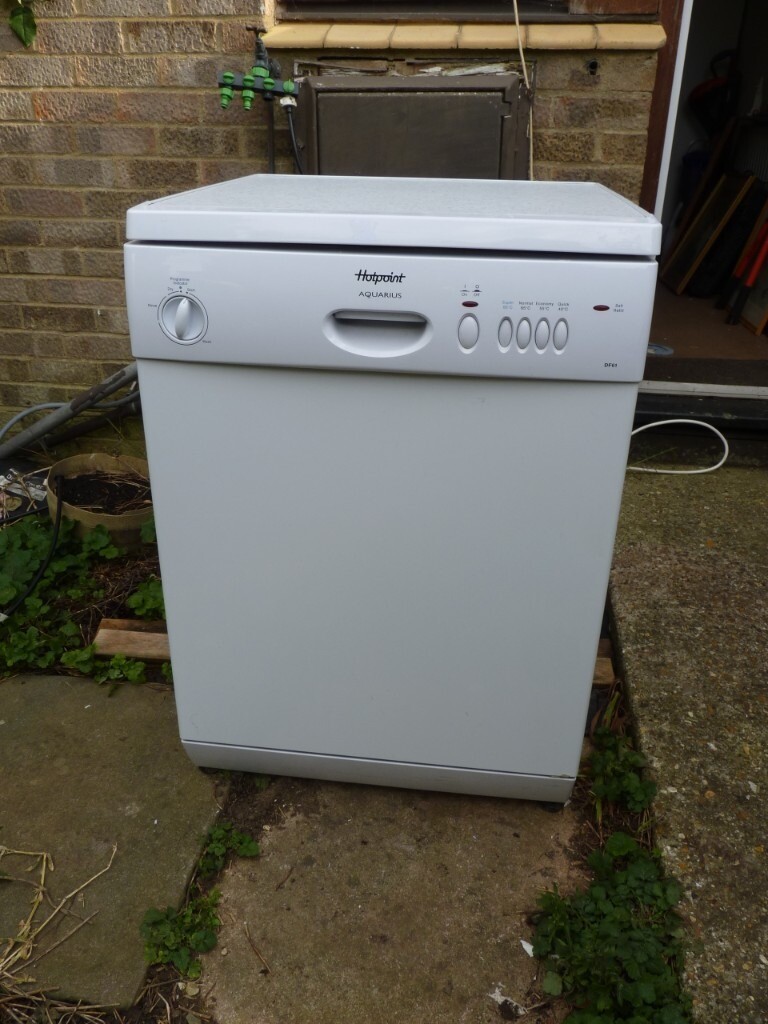full size freestanding dishwasher hotpoint df61 in Eaton Socon, Cambridgeshire Gumtree