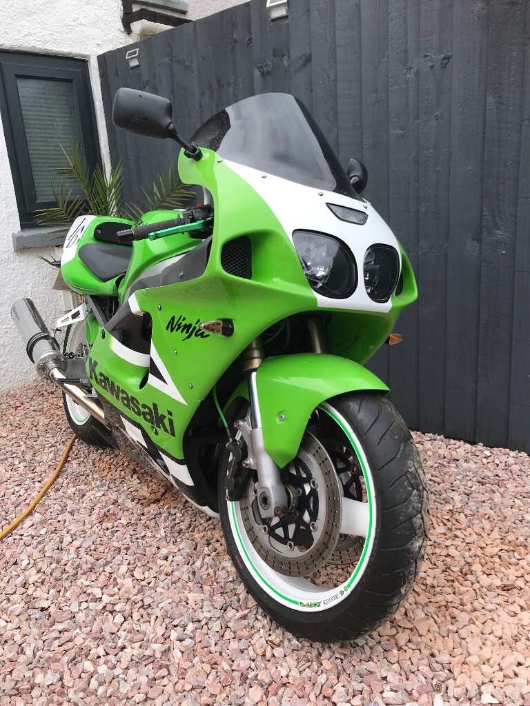 Kawasaki ZX7r 750cc P2 Original - Mot - Great Bike | in St Austell