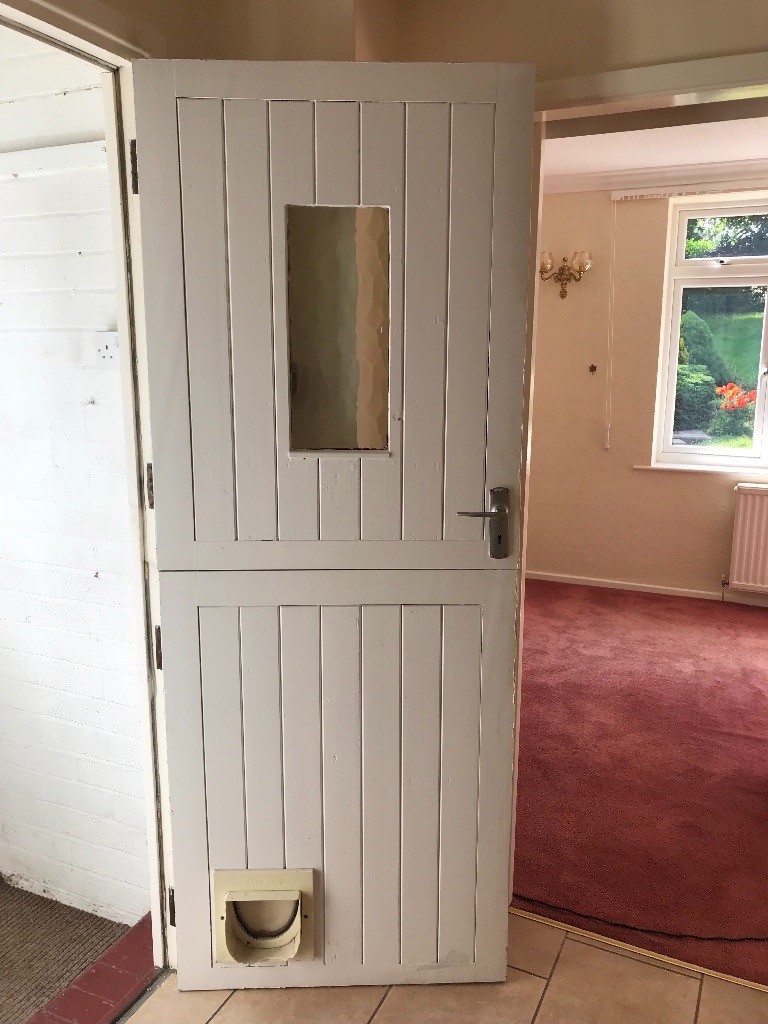 Stable door white split door with cat flap including all locks,keys and
