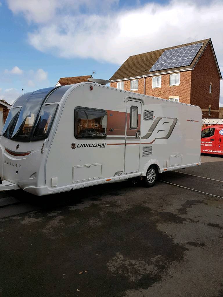 Bailey Unicorn Vigo 2015 4 berth with truma mover Alko ATC and awning and accessories in
