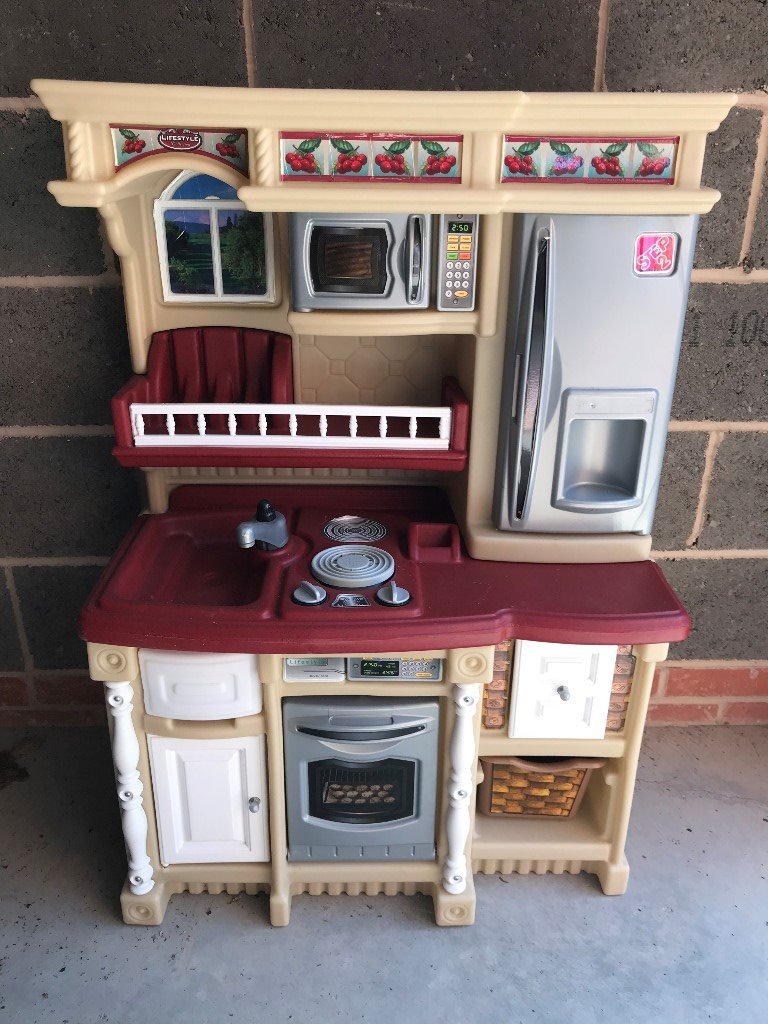 Step 2 Toy Kitchen In Bingham Nottinghamshire Gumtree