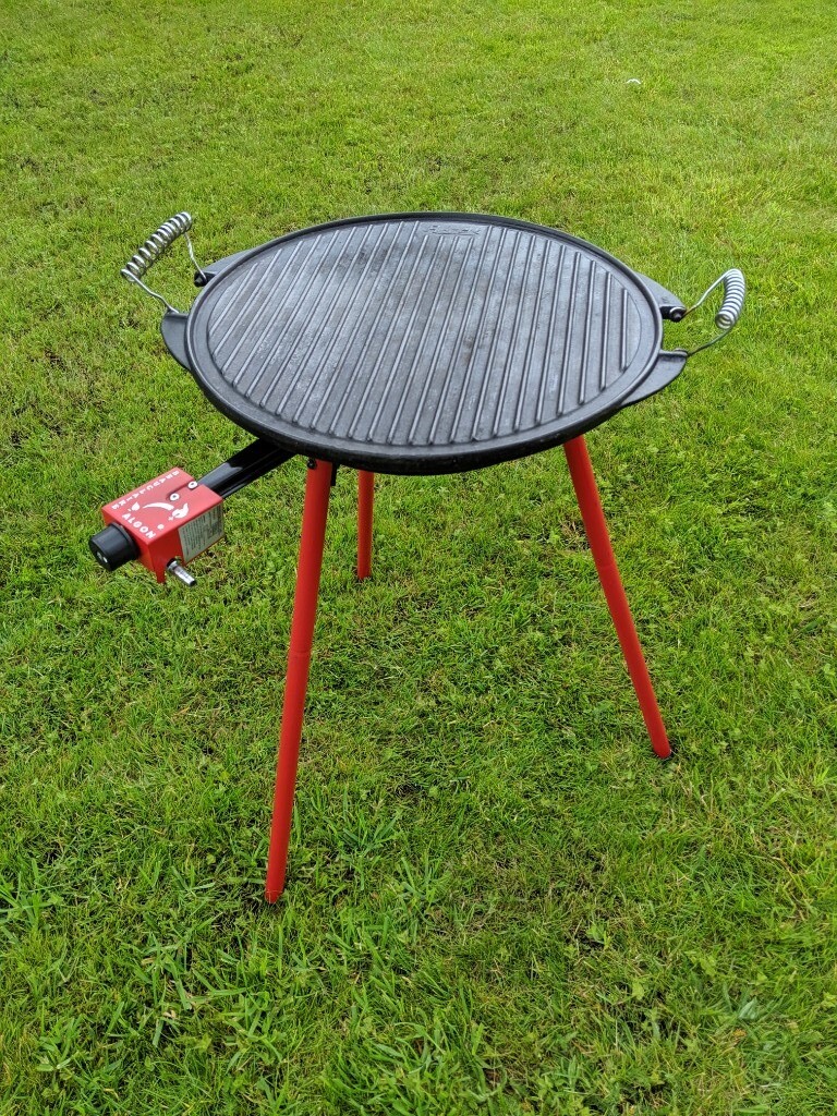 Beauclaire bbq / griddle / paella cooking system with cast iron griddle