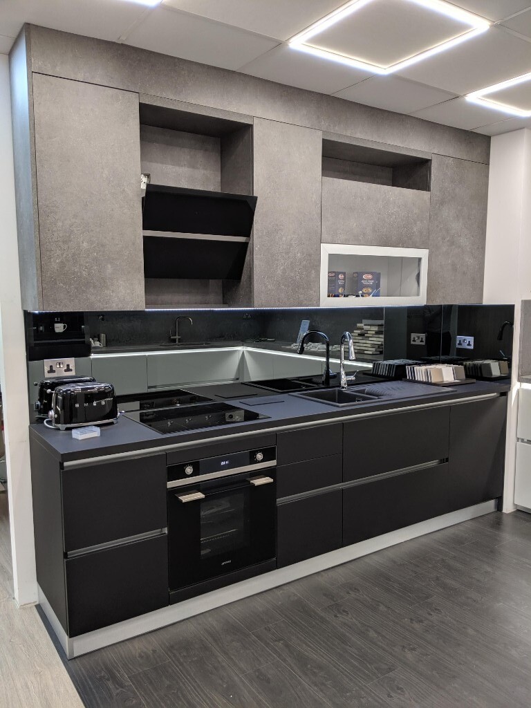 Ex Showroom Display Kitchen In Potters Bar Hertfordshire