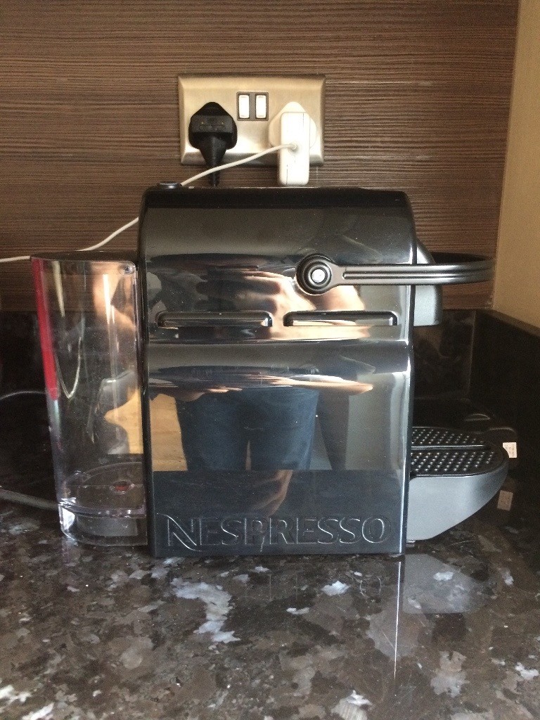 Nespresso Pixie machine perfect conditions, less than 1 year usage