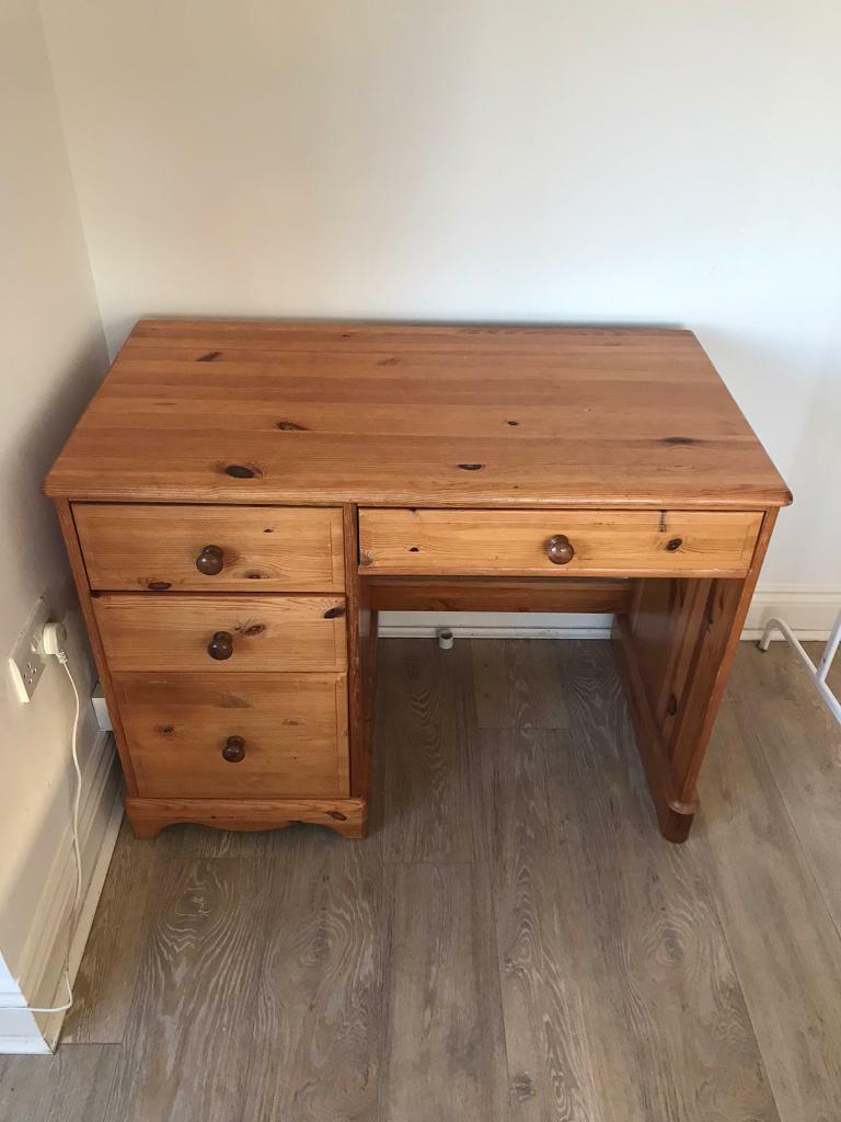 Pine Desk with 4 drawers. Great condition. in Blackheath, London