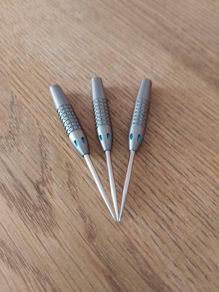 Phil Taylor Gen1 Power 9five 26g darts rrp £89.95 in