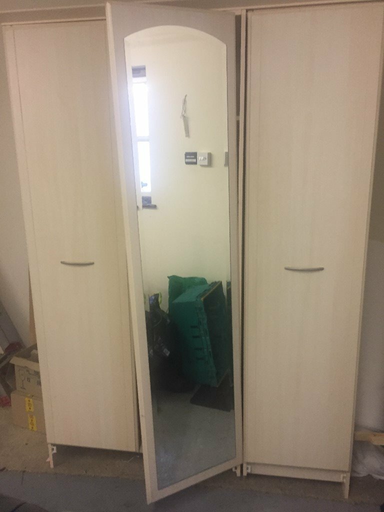 Cream Triple wardrobe with mirrored door in Lincoln, Lincolnshire