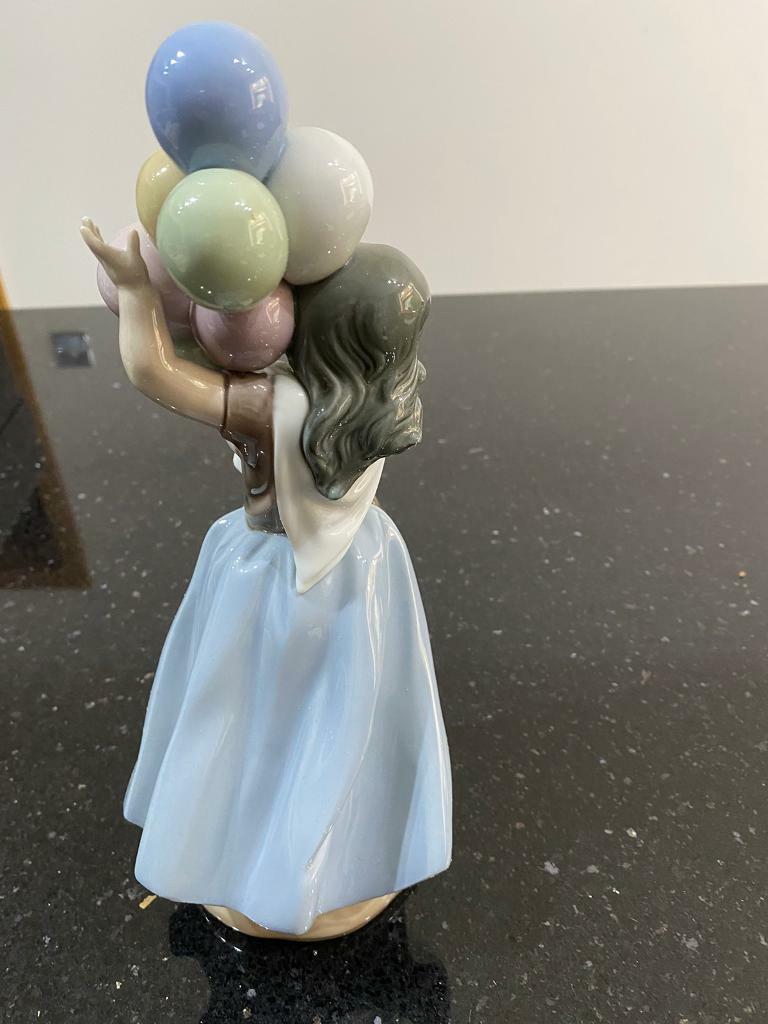 Lladro balloon lady porcelain figurines ref 5141 Lladro Balloon Lady